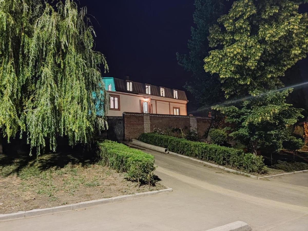 Guest House Spartak Tbilisi Buitenkant foto