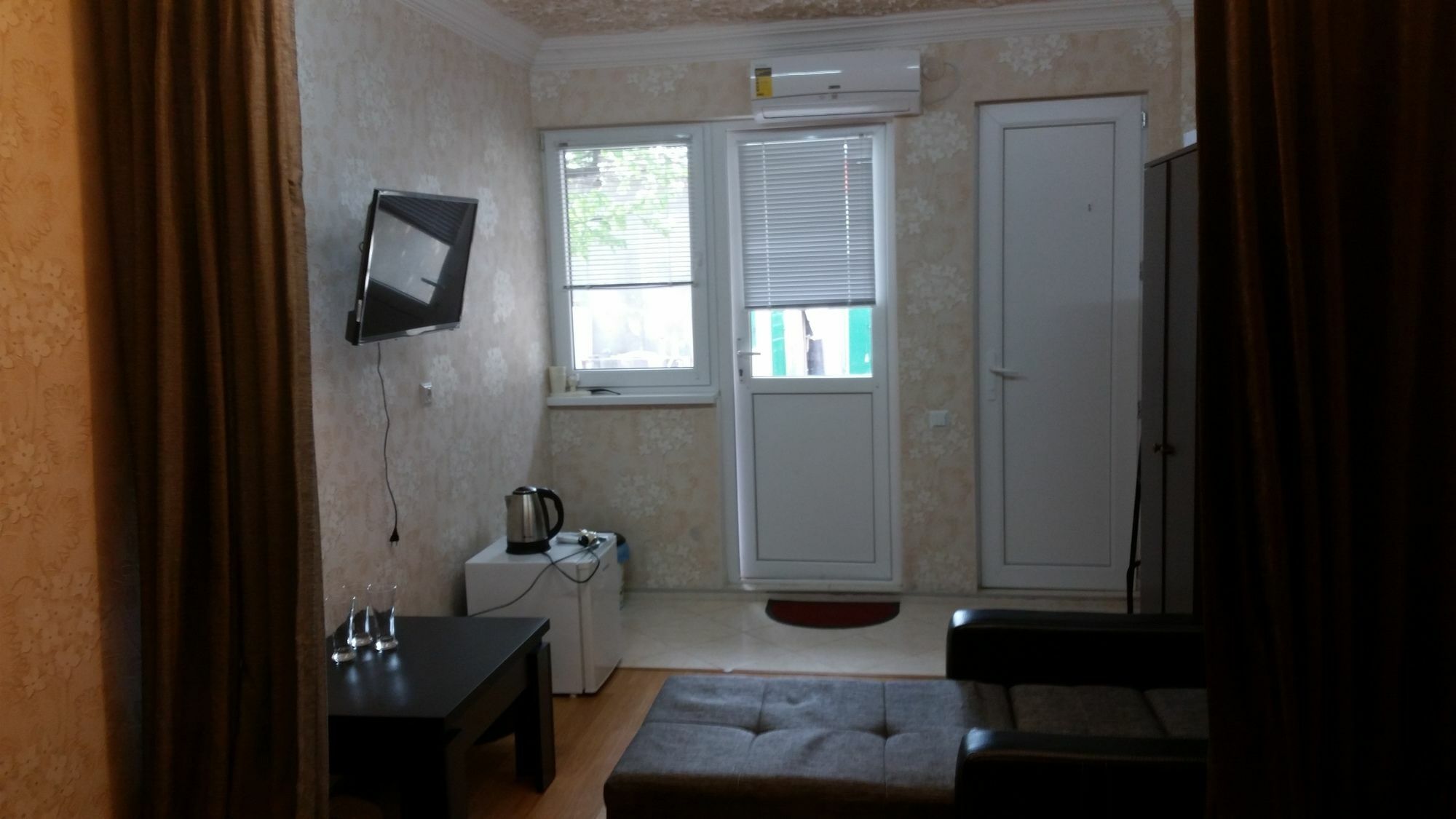 Guest House Spartak Tbilisi Buitenkant foto